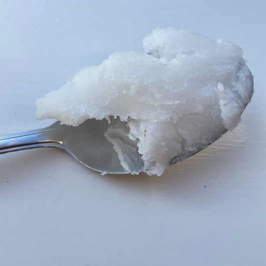 How Coconut Oil Benefits Your Skin